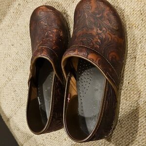 Sanita Brown Embossed Leather Clogs EU 40